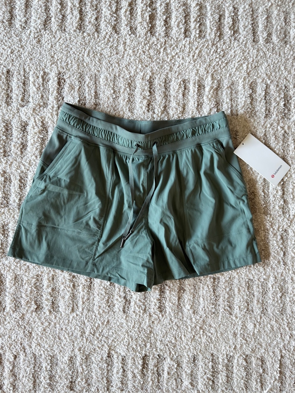 NWT lululemon athletica Dance Studio High-Rise Short 3.5”